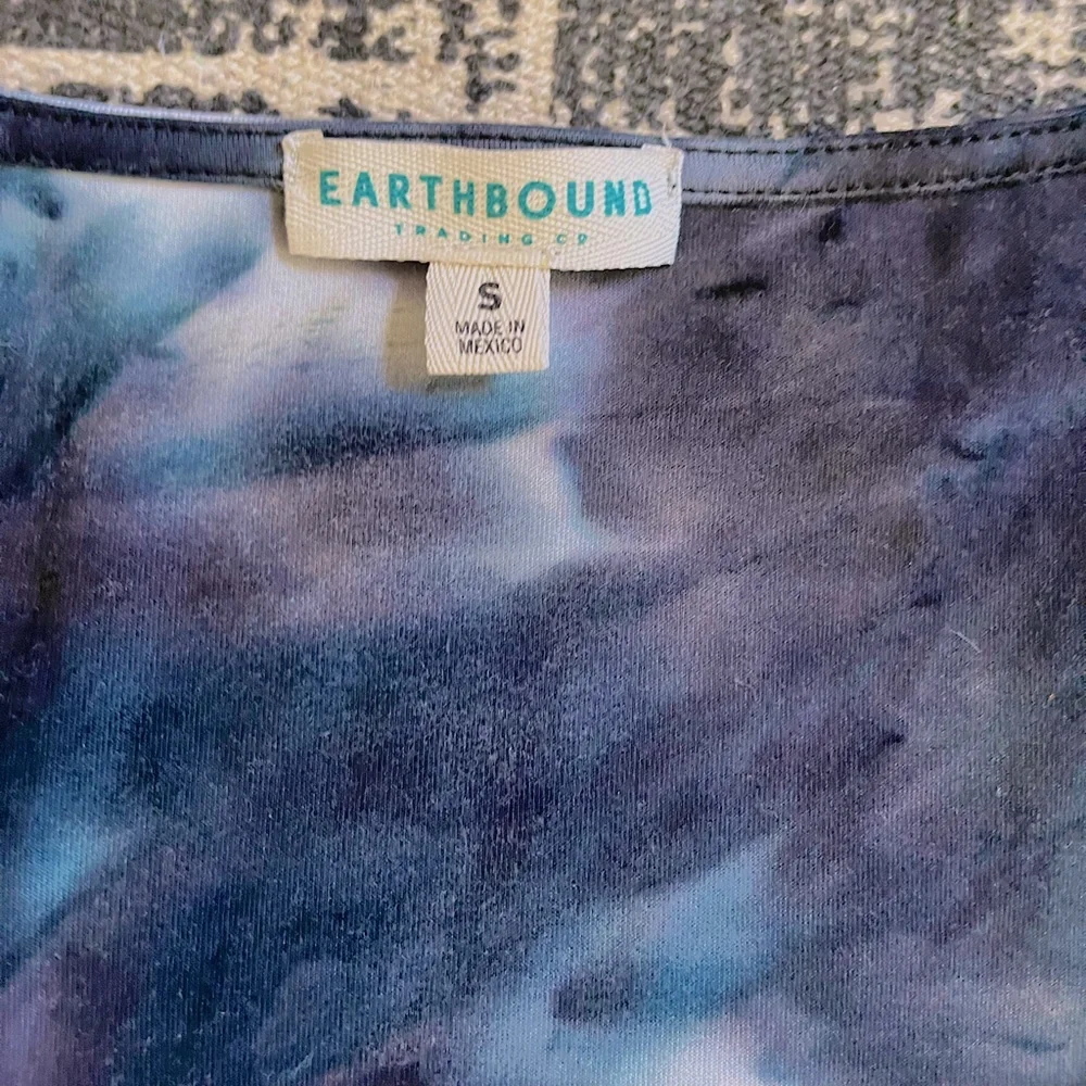 🦋NWOT EarthBound Tie Dye & Cinched Cropped Long Sleeve: Size S - Picture 2 of 2